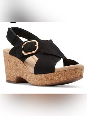 New Clarks
Women's Giselle Dove Wedge Sandals size 7.5